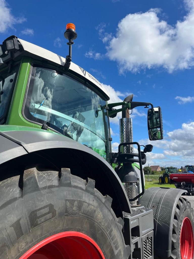 Tracteur FENDT 824 VARIO PROFI + - photo slide 12