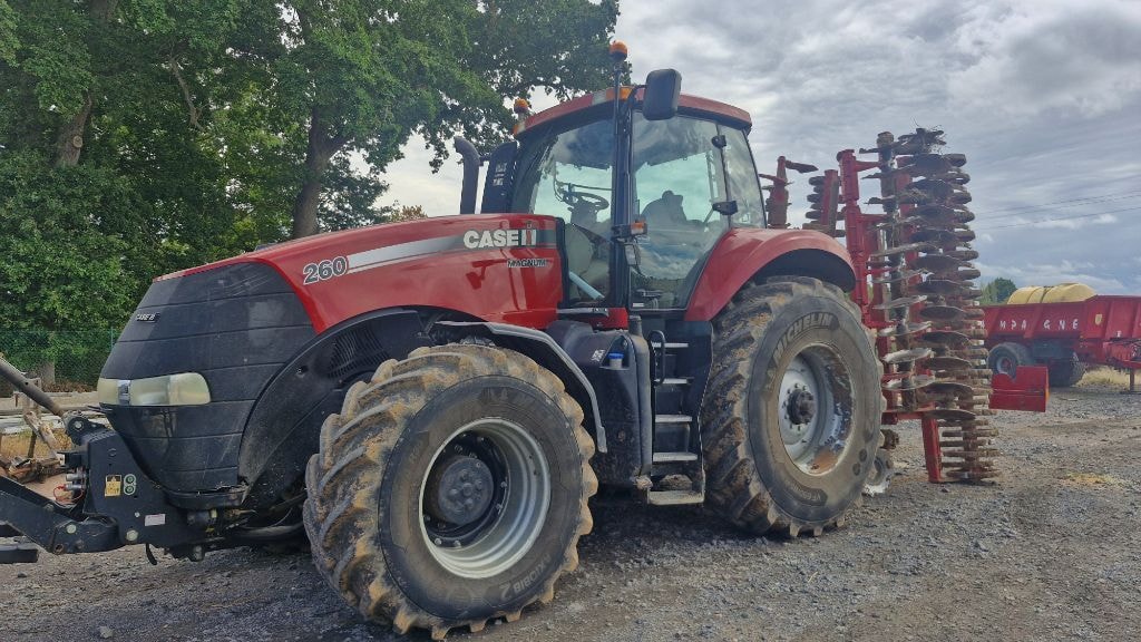 Tracteur CASE IH MAGNUM 260 - photo slide 1