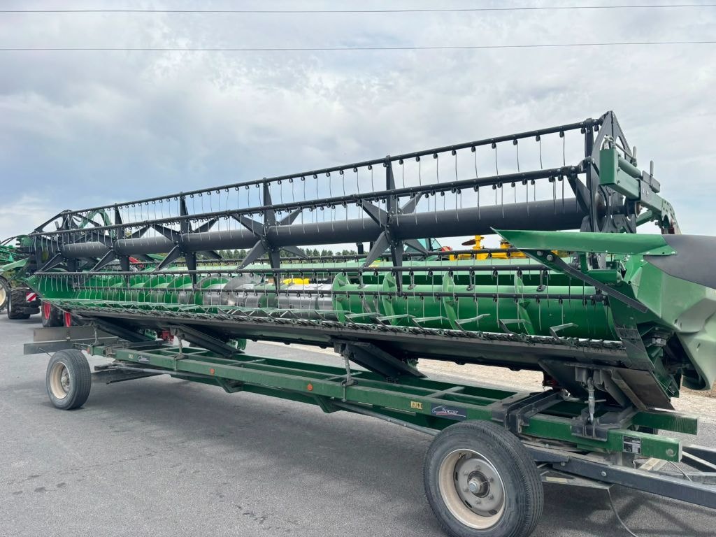 Moissonneuse JOHN DEERE T670i - photo slide 6