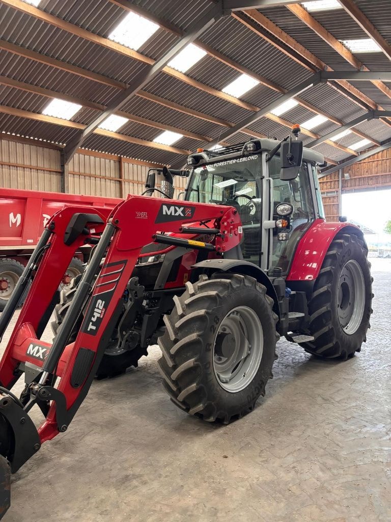 Tracteur MASSEY FERGUSON 5S.145 - photo slide 5