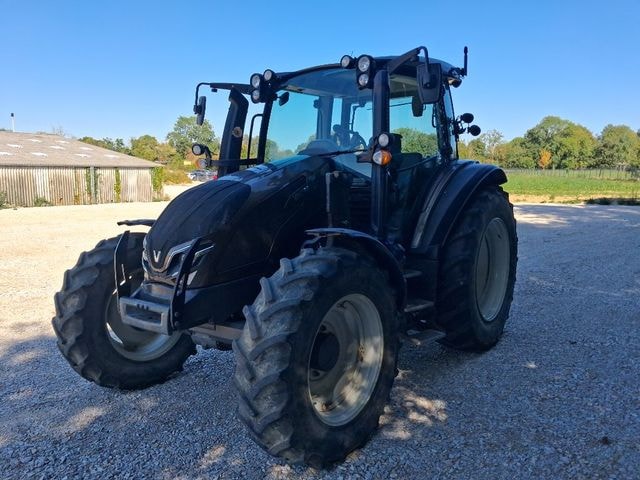Tracteur chargeur VALTRA G105H  - photo slide 1