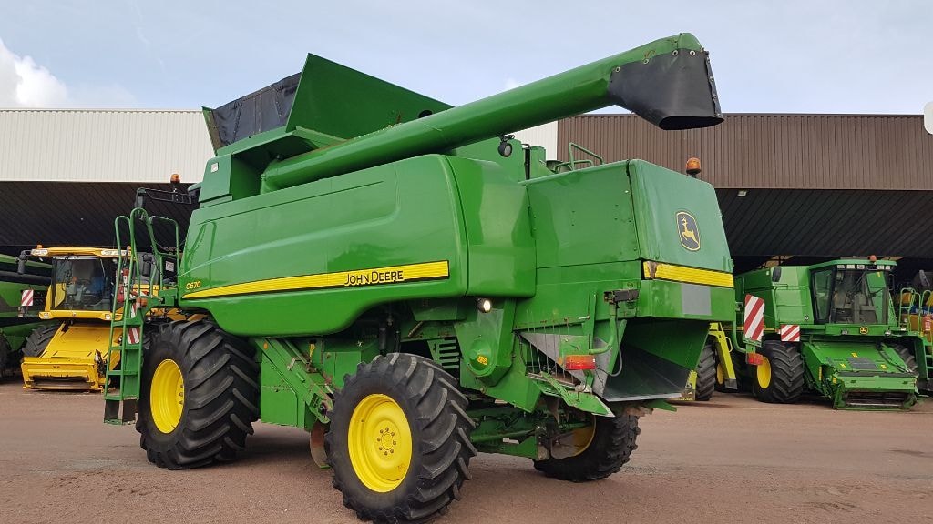 Moissonneuse JOHN DEERE C670 - photo slide 4