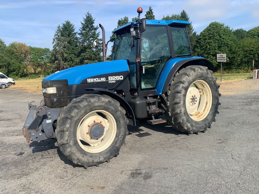 Tracteur NEW HOLLAND 8260 - photo slide 10