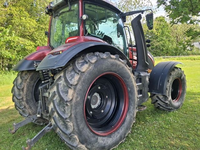 Tracteur VALTRA T215 - photo slide 5