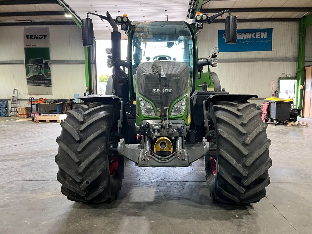 Tracteur FENDT 724 VARIO PROFI + - photo slide 7