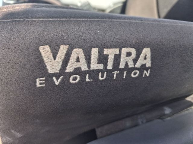 Tracteur VALTRA S274 - photo slide 16