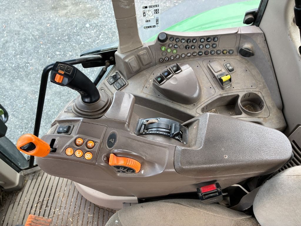 Tracteur chargeur JOHN DEERE 6120 M COMMAN QUAD - photo slide 10