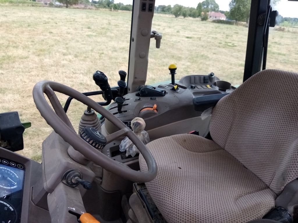 Tracteur JOHN DEERE 6110 MC - photo slide 6