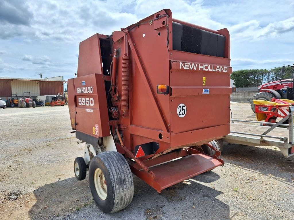 Presse balles rondes NEW HOLLAND 5950 - photo slide 4
