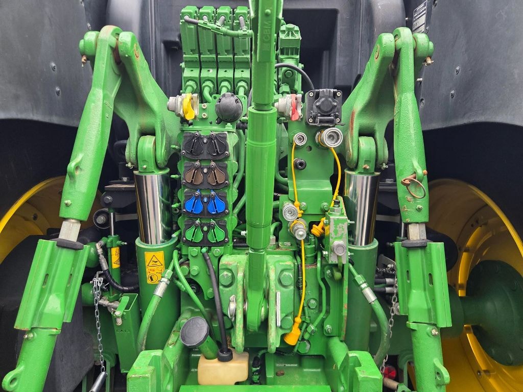 Tracteur JOHN DEERE 6r215 - photo slide 17