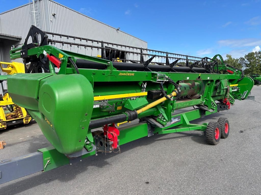 Moissonneuse JOHN DEERE T 660 - photo slide 9