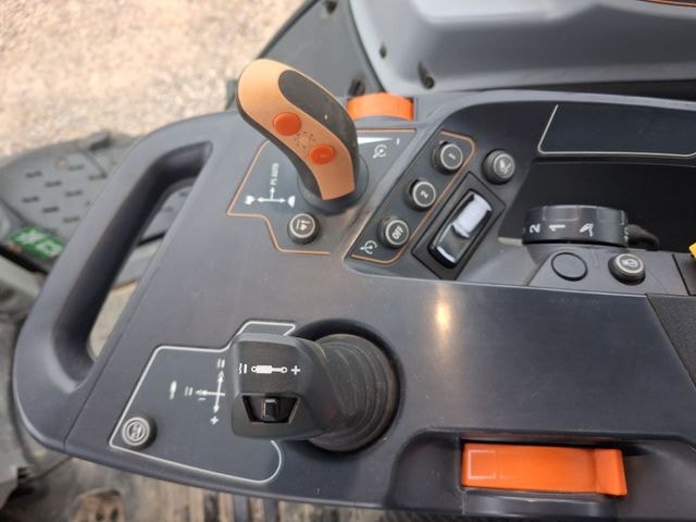 Tracteur VALTRA T174 - photo slide 20