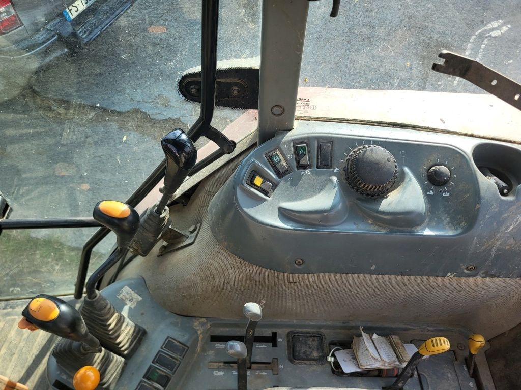 Tracteur chargeur CASE IH CX 80 - photo slide 6