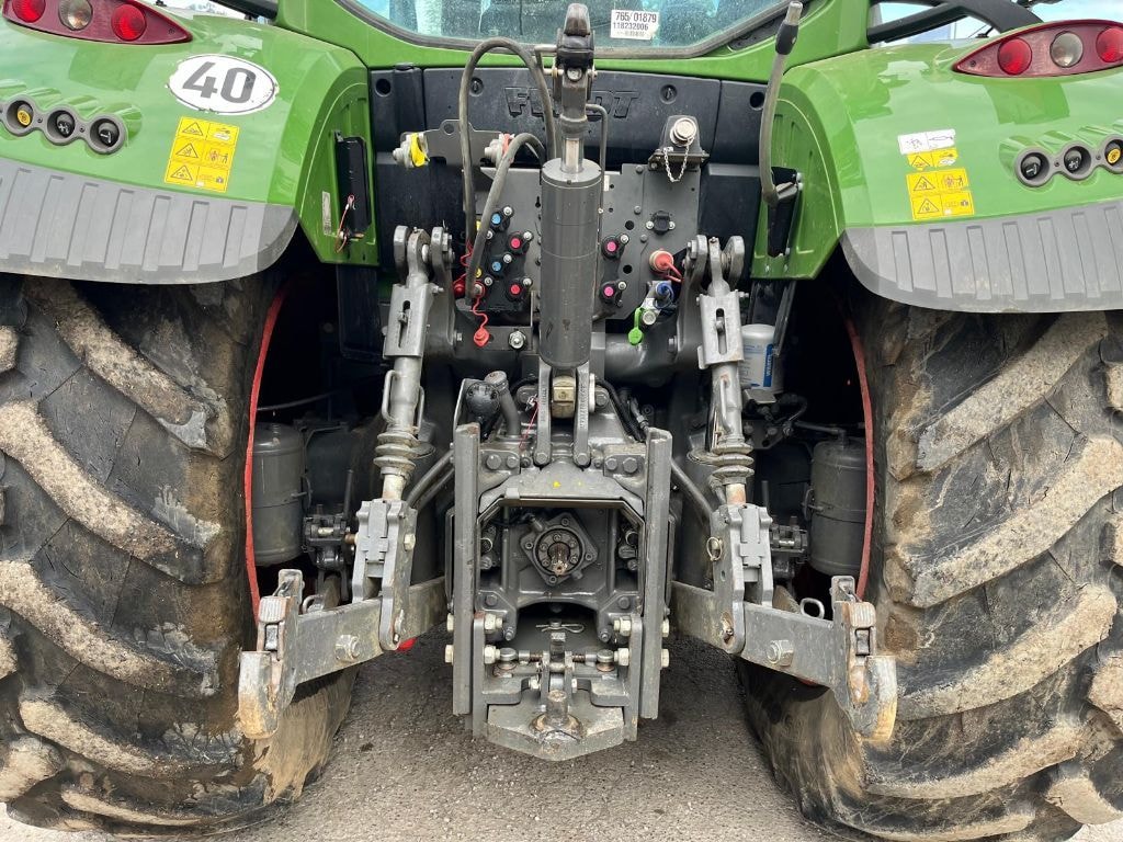 Tracteur FENDT 724 VARIO POWER - photo slide 10