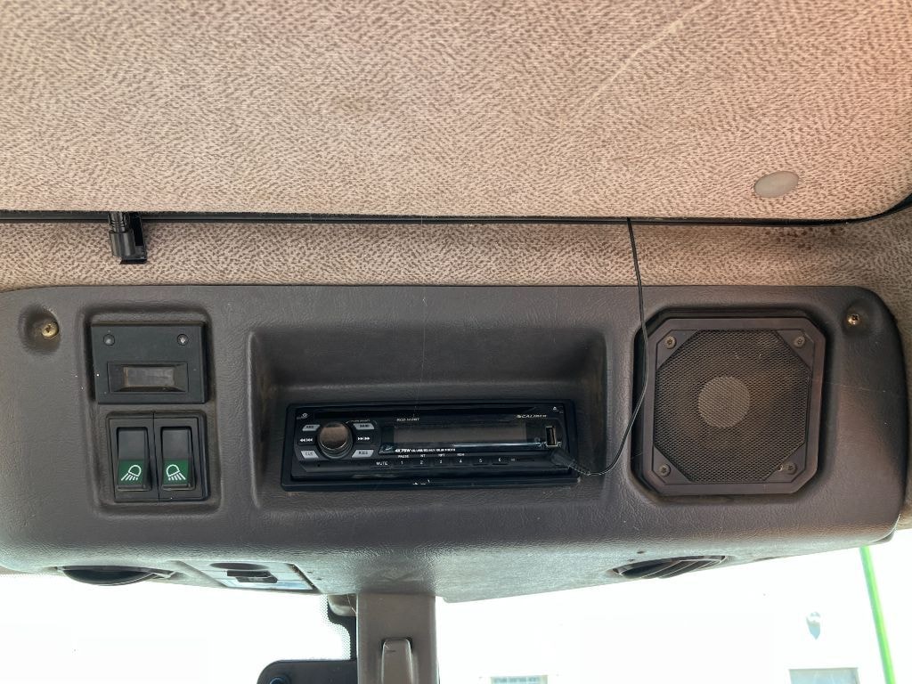 Tracteur chargeur RENAULT ARES 610 RZ - photo slide 13