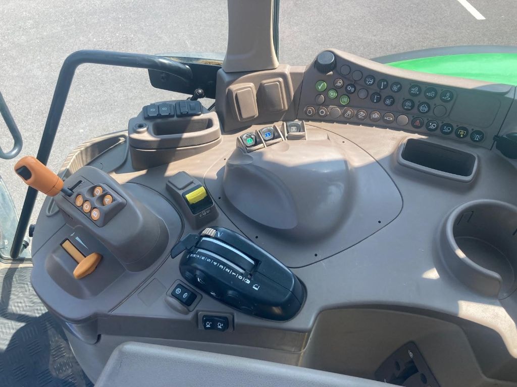 Tracteur JOHN DEERE 6110M - photo slide 5