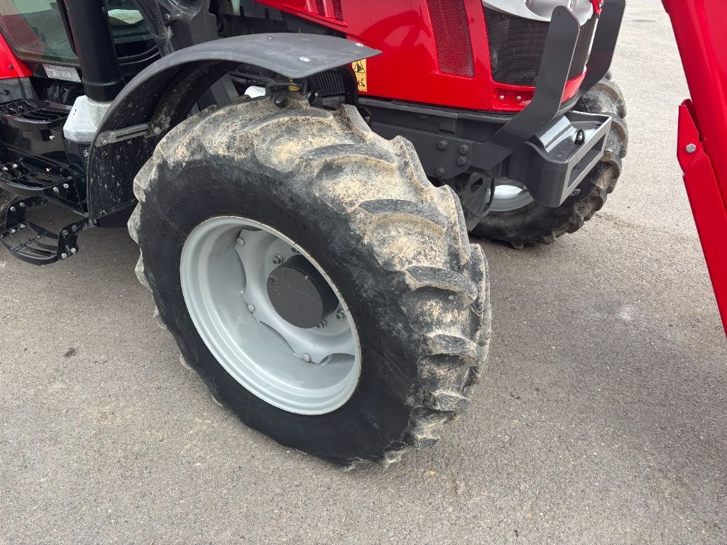 Tracteur MASSEY FERGUSON 5713S DYNA-4 ESSENTIAL - photo slide 11