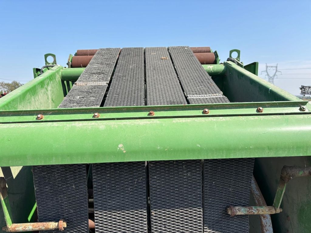 Presse balles rondes JOHN DEERE 550 - photo slide 19