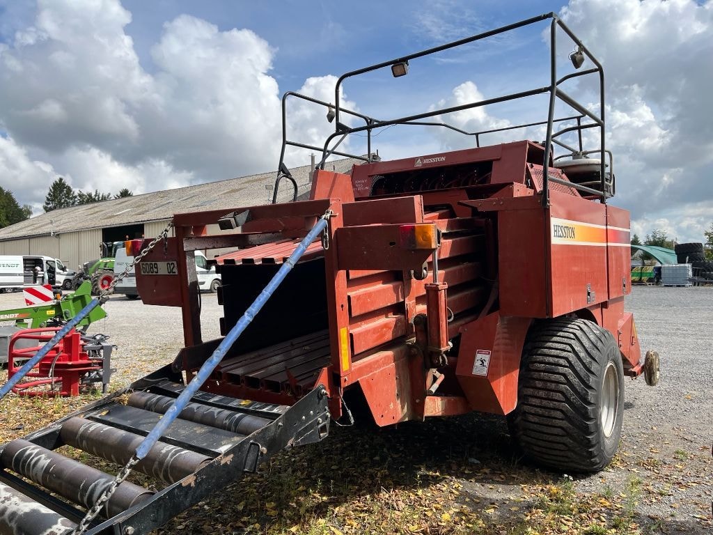 Presse haute densite HESSTON 4790 - photo slide 5