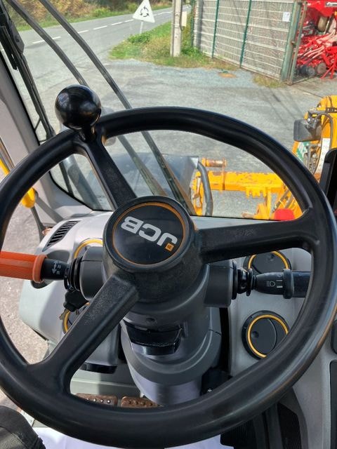 Telescopique JCB Agri 532.60 - photo slide 16