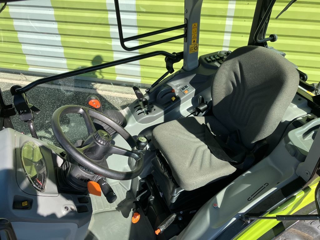 Tracteur etroit CLAAS NEXOS 220 S - photo slide 7