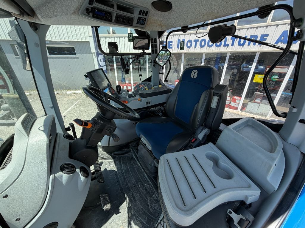 Tracteur NEW HOLLAND T7.245 AC       - photo slide 10