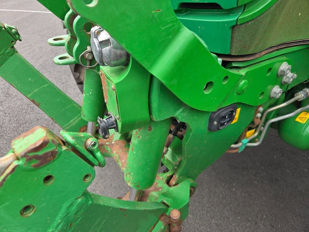 Tracteur chargeur JOHN DEERE 6145R - photo slide 17