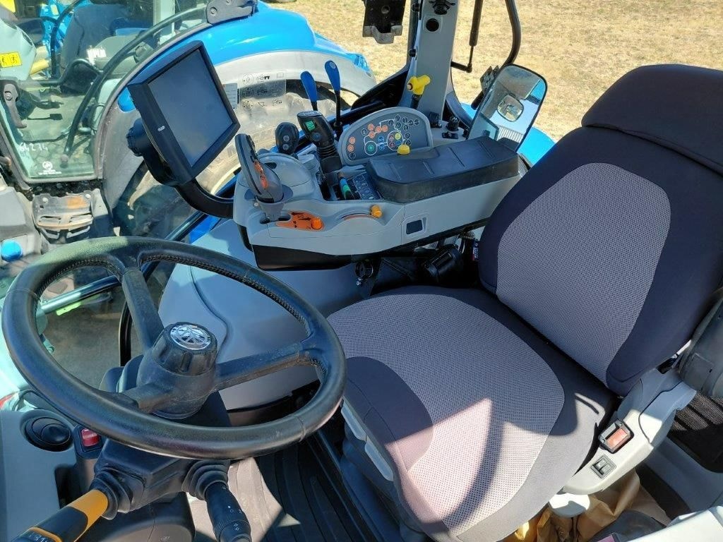Tracteur chargeur NEW HOLLAND T5.110 - photo slide 7