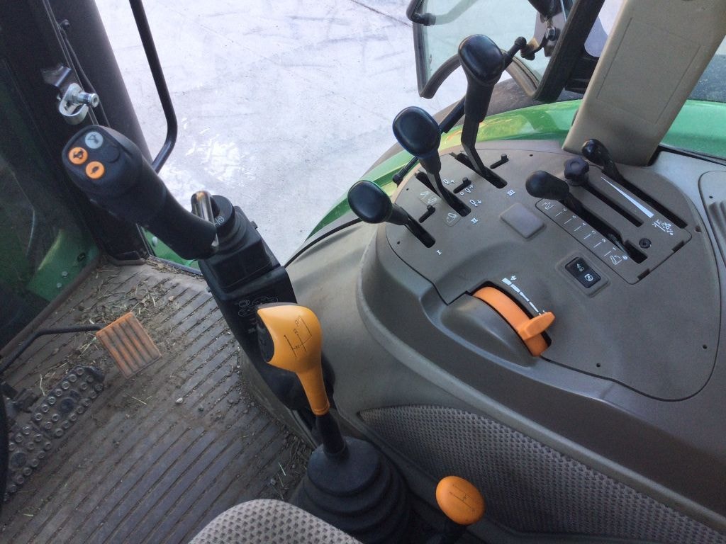 Tracteur chargeur JOHN DEERE 5100M - photo slide 28