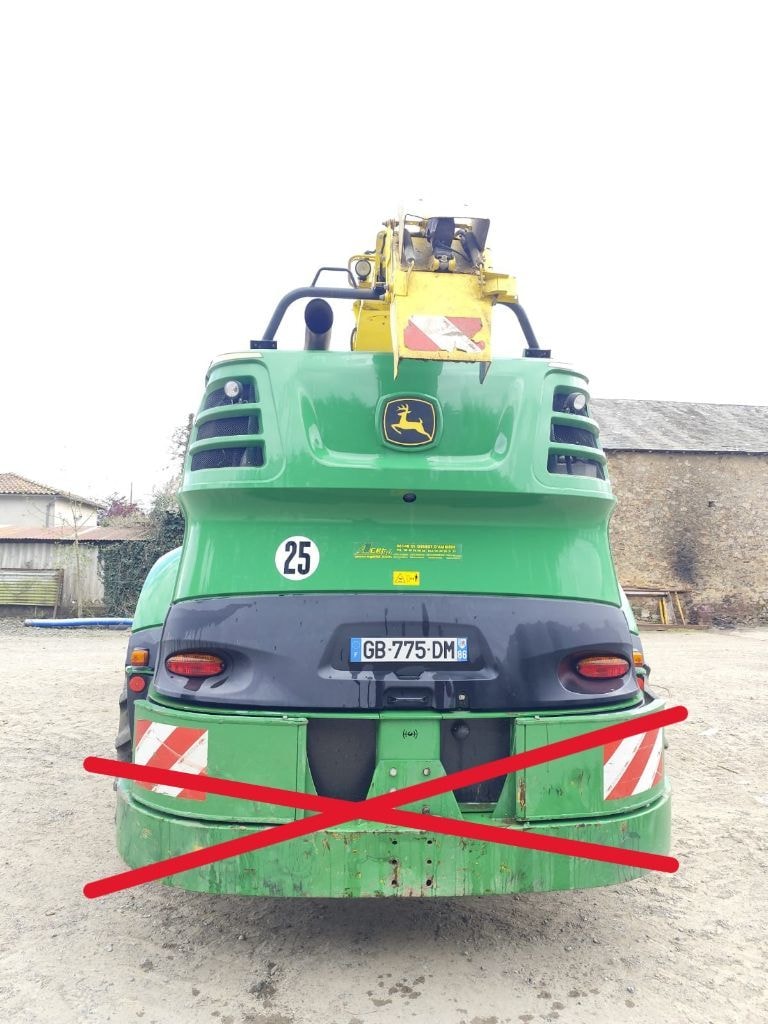 Ensileuse JOHN DEERE 8400i - photo slide 5