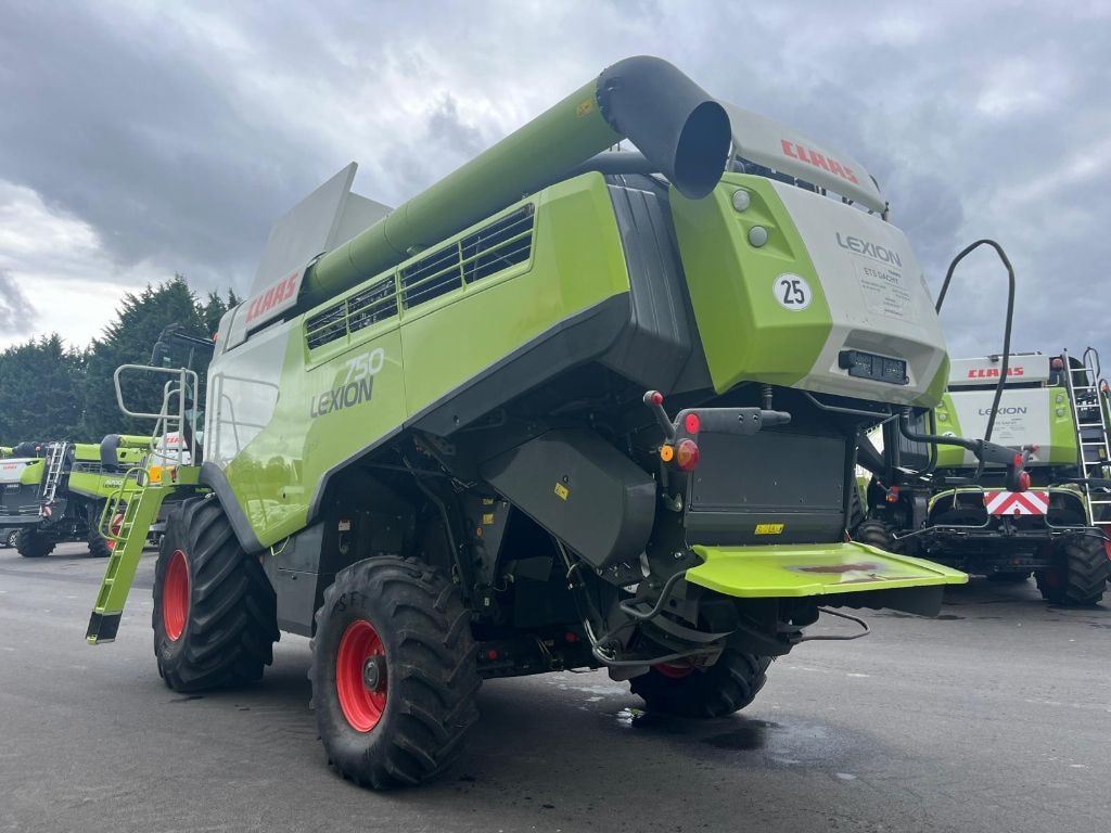 Moissonneuse CLAAS LEXION 750 - photo slide 5