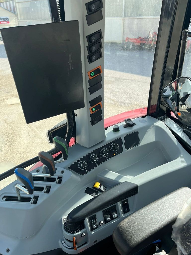 Tracteur VALTRA A85 - photo slide 10