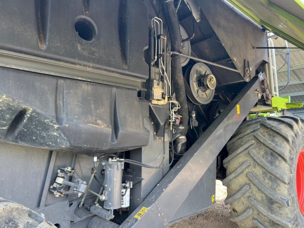 Moissonneuse CLAAS LEXION 660 T3 - photo slide 6