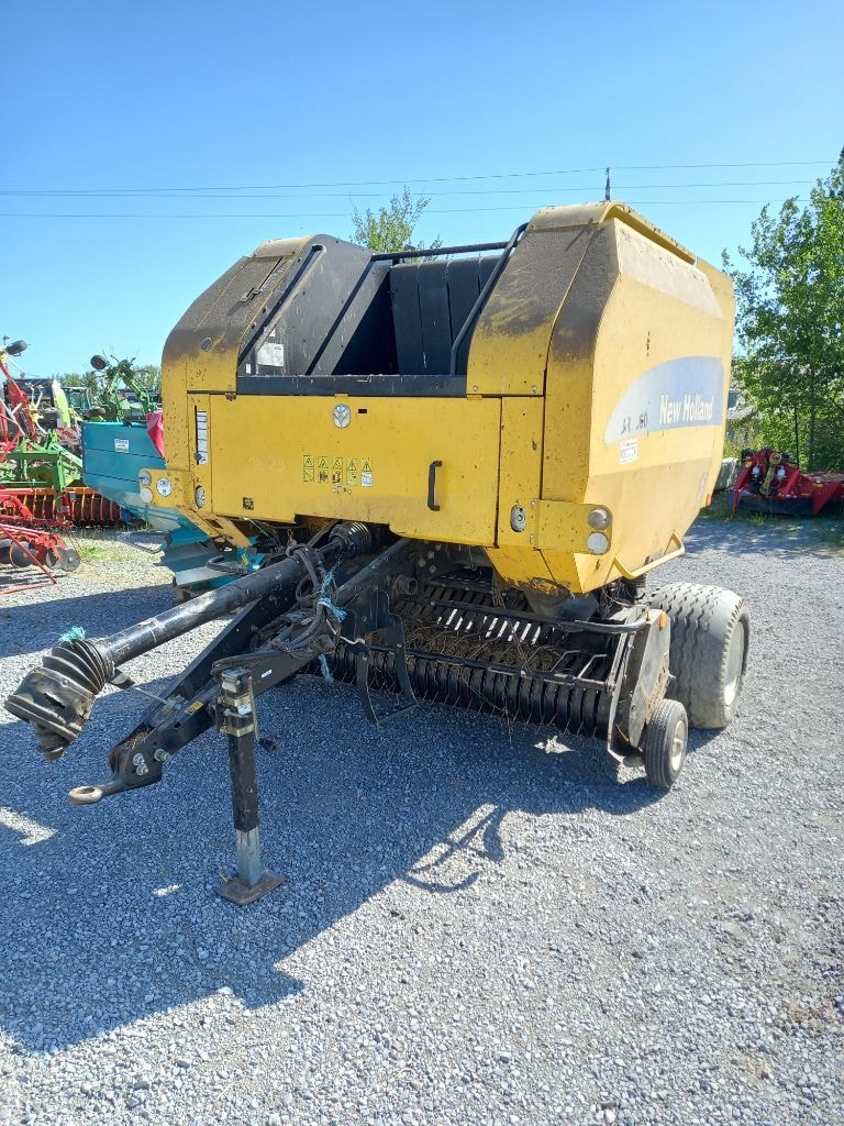 Presse balles rondes NEW HOLLAND BR 7060 - photo slide 1