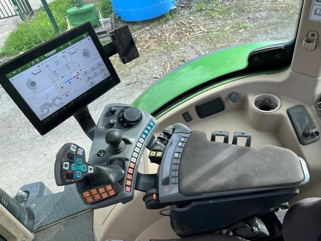 Tracteur FENDT 724 VARIO POWER - photo slide 23