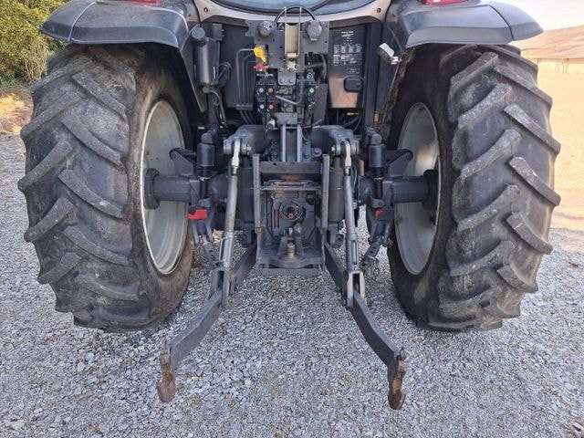 Tracteur chargeur VALTRA G105H  - photo slide 6