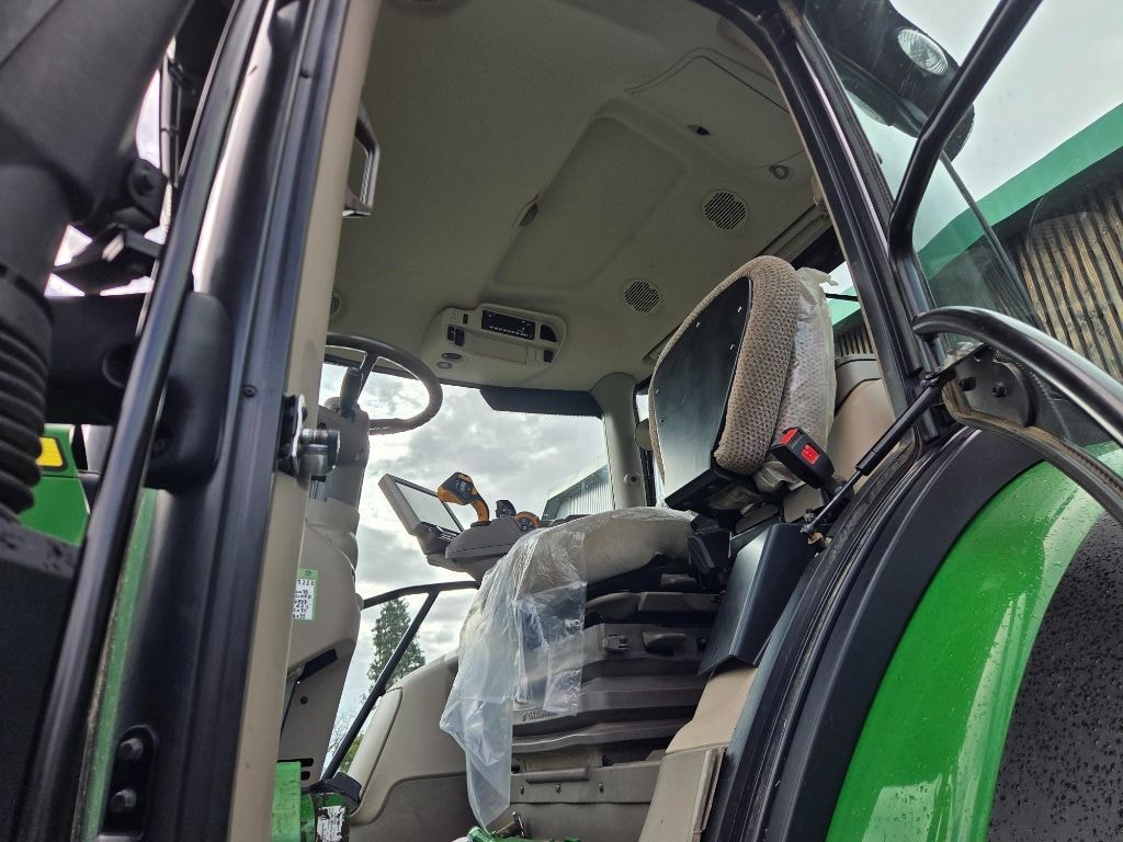 Tracteur JOHN DEERE 6250R - photo slide 11