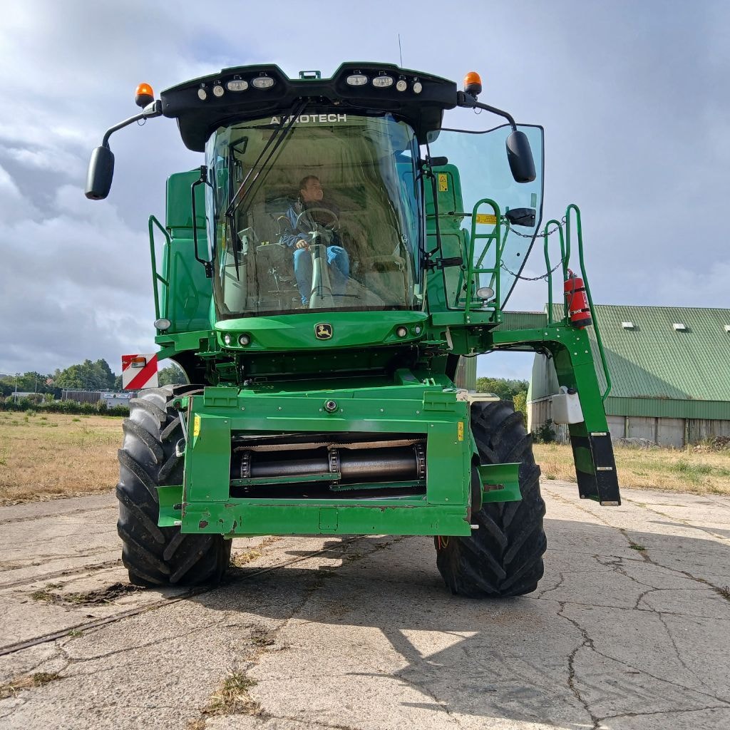 Moissonneuse JOHN DEERE T550 HM - photo slide 3
