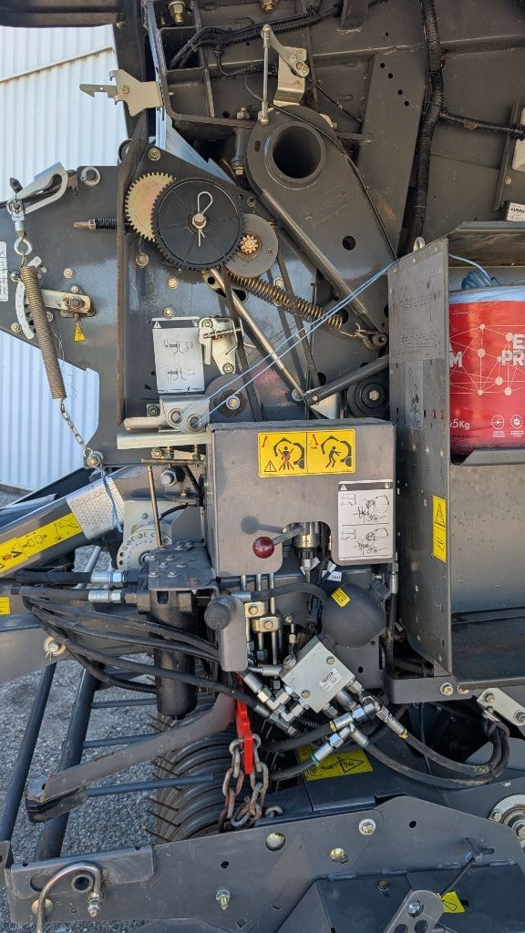 Presse balles rondes CLAAS VARIANT 460 RF - photo slide 16