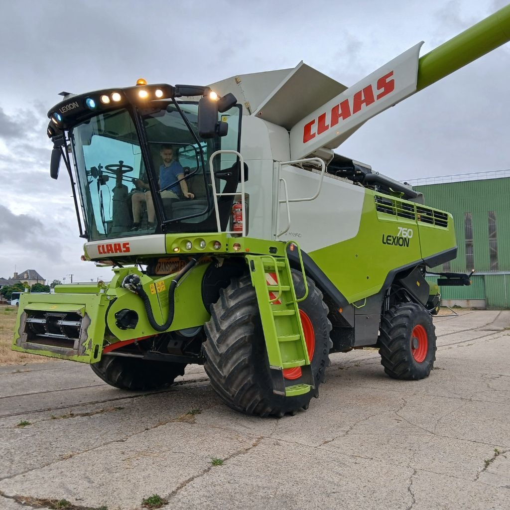 Moissonneuse CLAAS LEXION 760 - photo slide 10