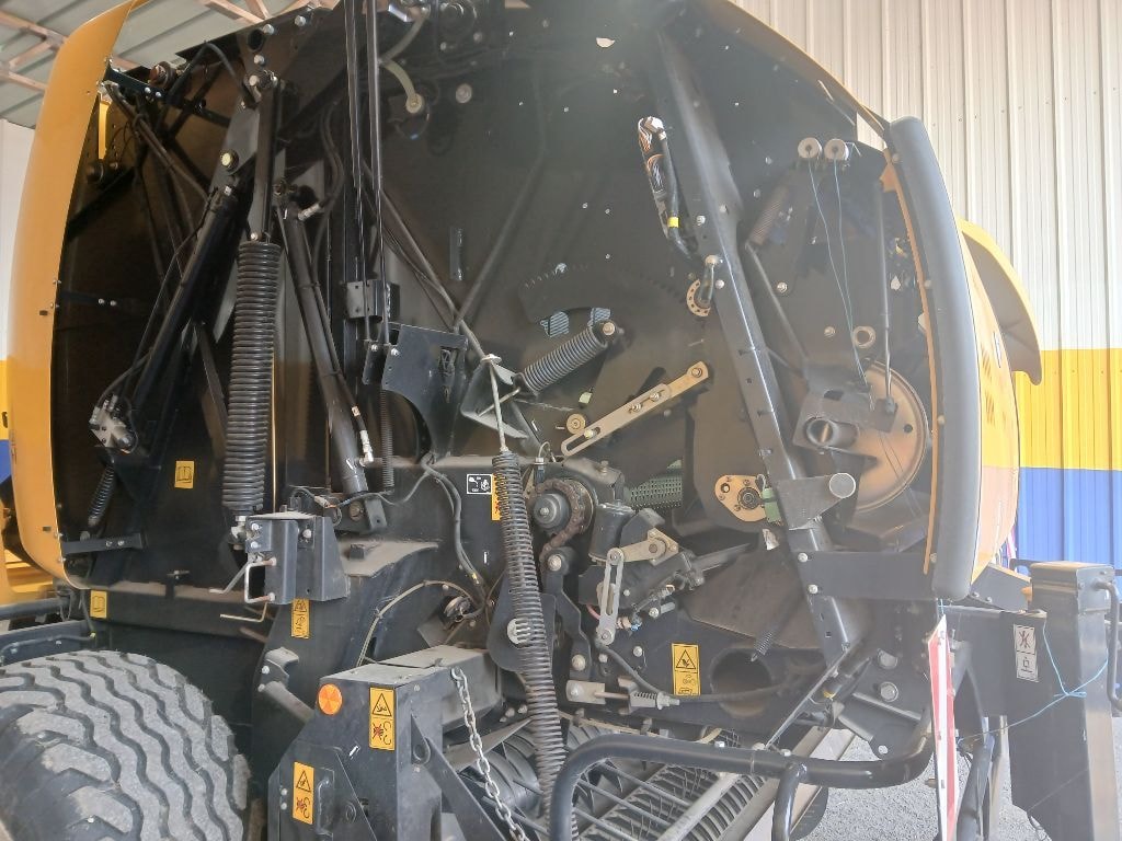 Presse balles rondes NEW HOLLAND Roll Belt 180 Activsweep - photo slide 11