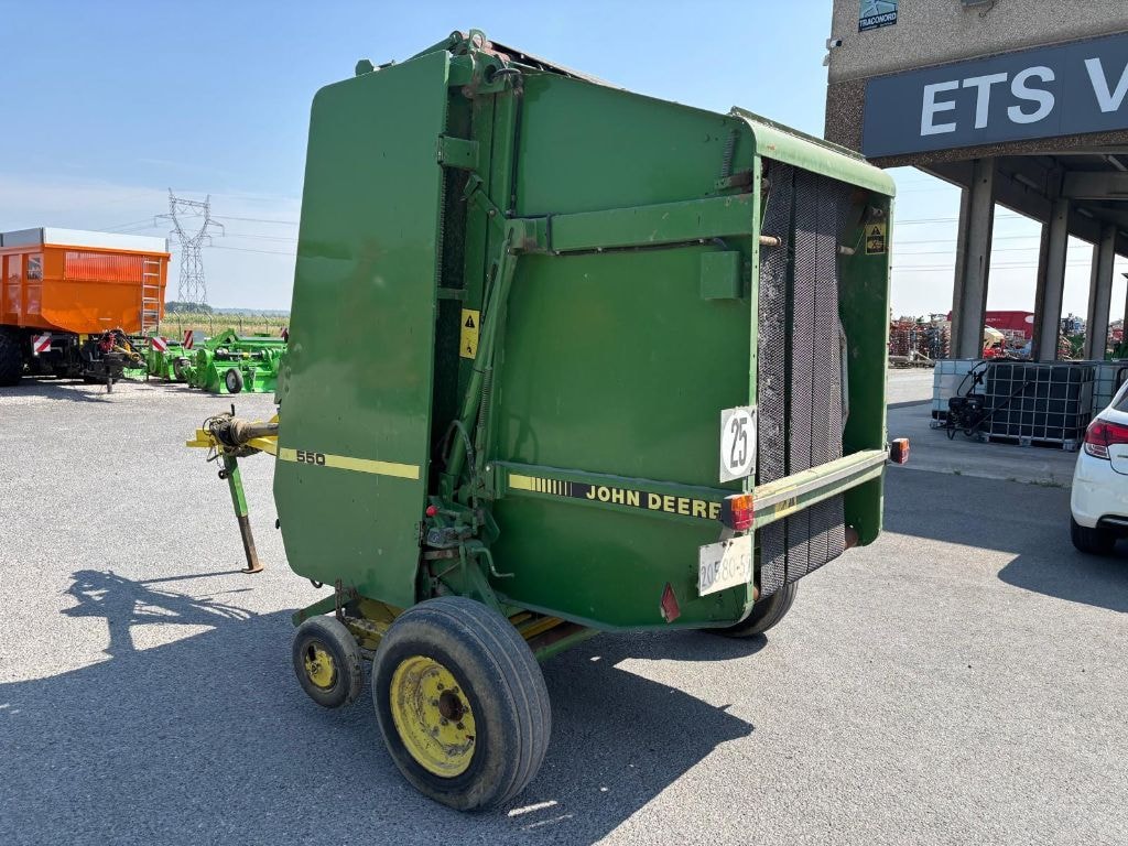 Presse balles rondes JOHN DEERE 550 - photo slide 4