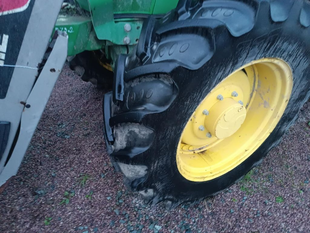 Tracteur JOHN DEERE 6110R - photo slide 6