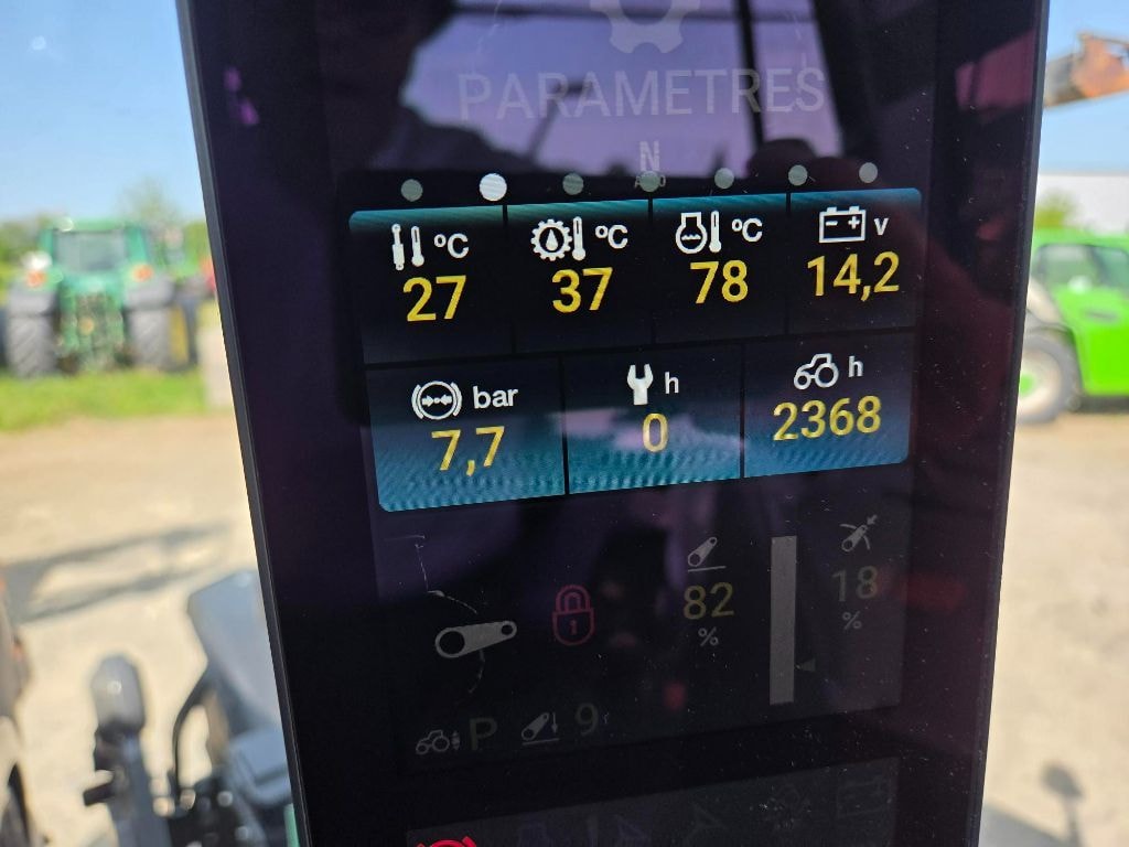 Tracteur chargeur VALTRA T145 ACTIVE - photo slide 9