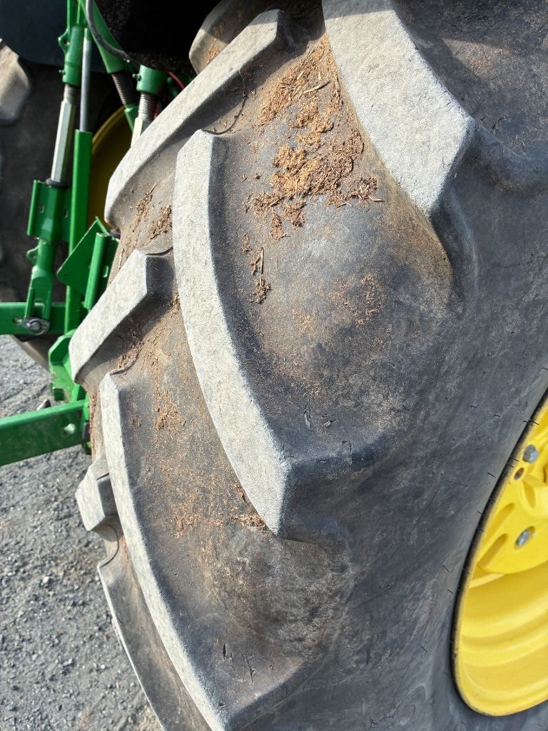 Tracteur chargeur JOHN DEERE 6100 M AUTOQUAD - photo slide 16