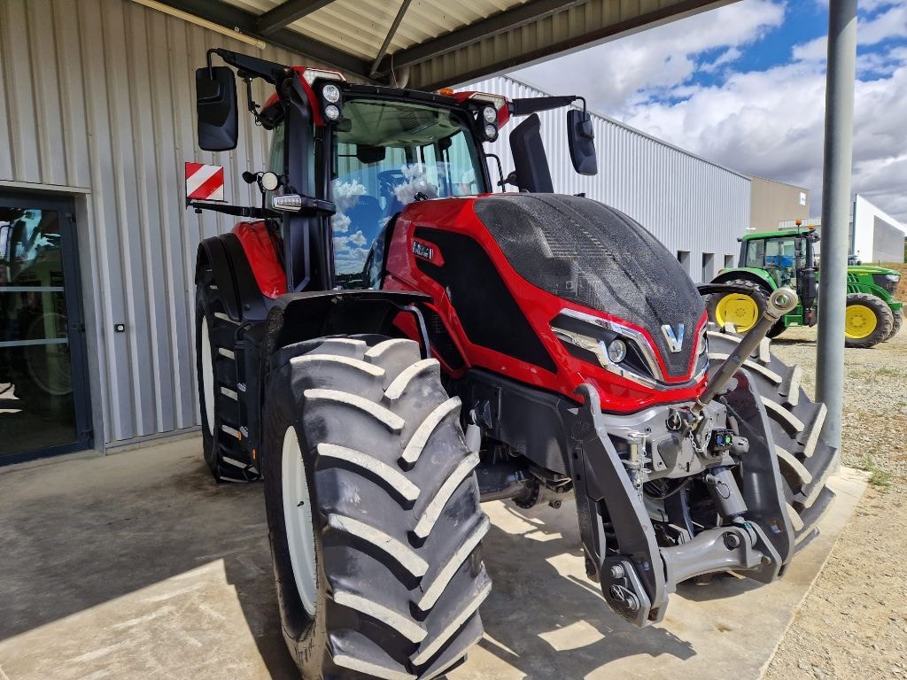 Tracteur VALTRA Q245 - photo slide 3