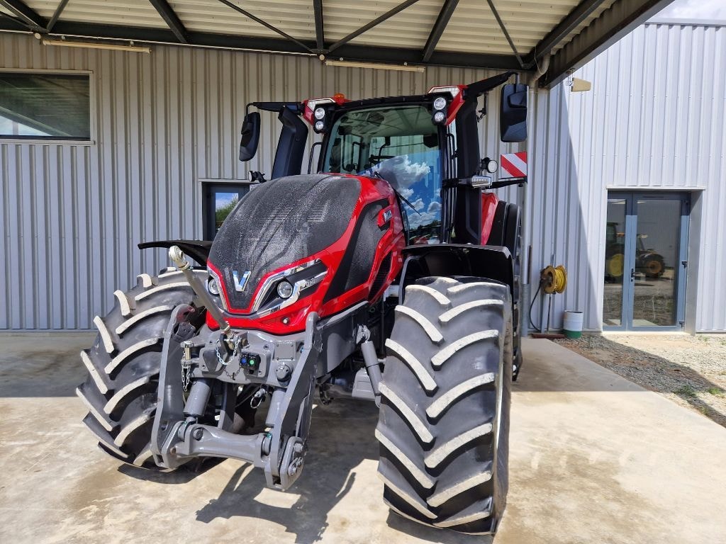 Tracteur VALTRA Q245 - photo slide 2