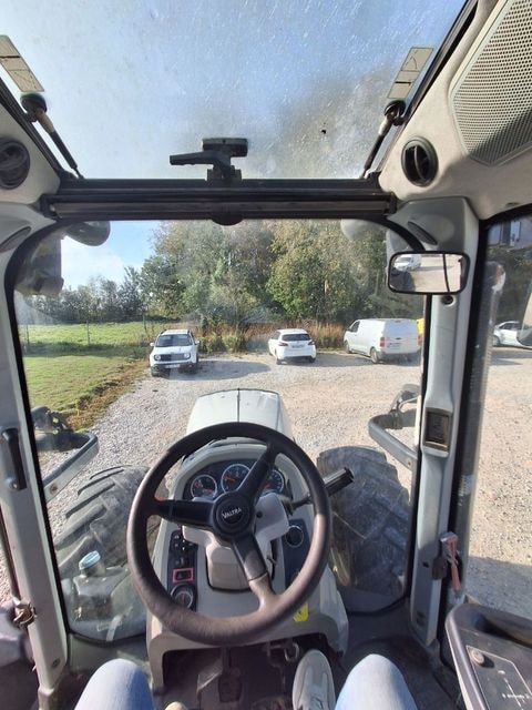 Tracteur VALTRA T144A - photo slide 19