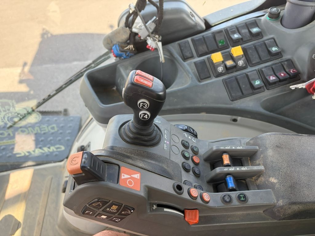 Tracteur CLAAS Axion 850 - photo slide 13