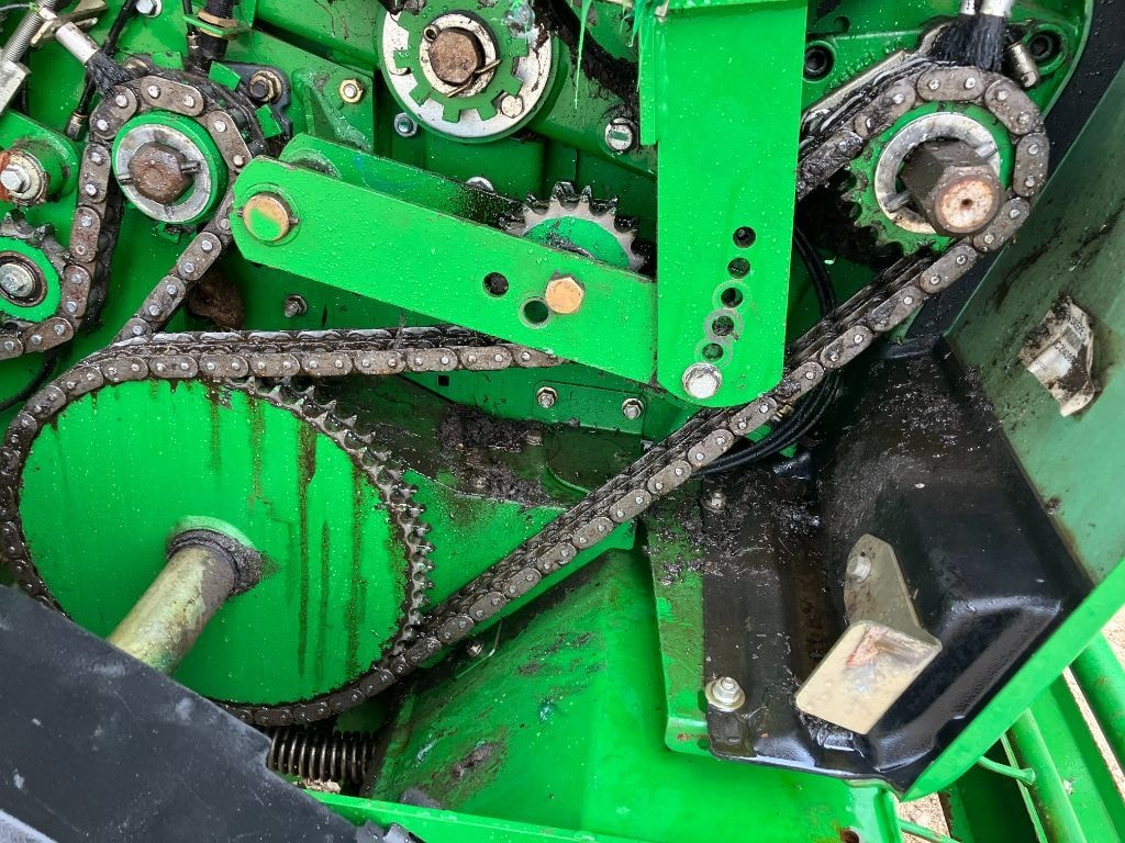 Presse balles rondes JOHN DEERE 864 MAXICUT - photo slide 15